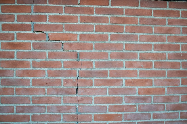 Three Steps Everyone Should Take After Finding Cracks in Their Brick Mortar